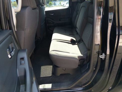 Used 2024 Nissan Frontier SV w/ SV Convenience Package image 23