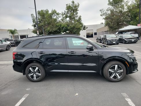 Used 2023 Kia Sorento S FWD image 5