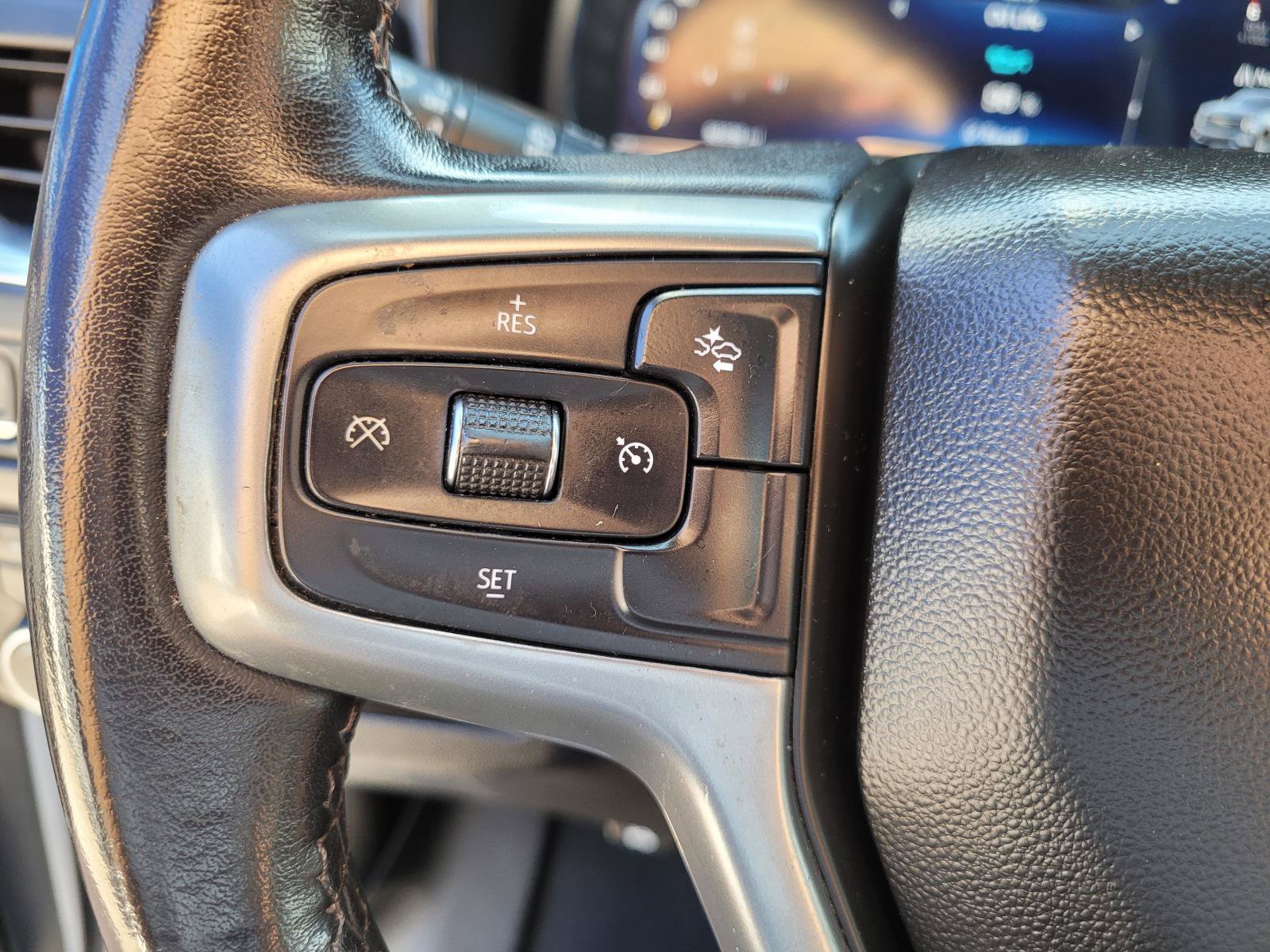 Used 2022 Chevrolet Suburban Z71 AWD/4WD image 31