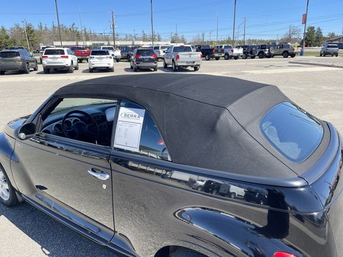 Used 2005 Chrysler PT Cruiser Touring FWD image 25