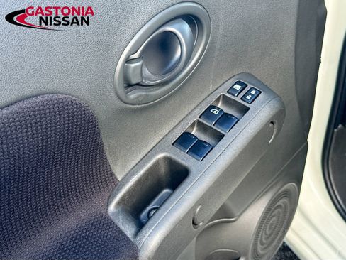 Used 2010 Nissan Cube 1.8 w/ Interior Designer Pkg FWD image 22