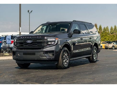 Used 2025 Ford Expedition Max Active image 2