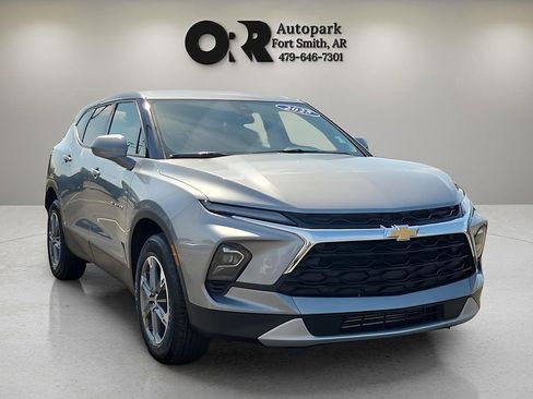 Used 2025 Chevrolet Blazer LT AWD/4WD image 1