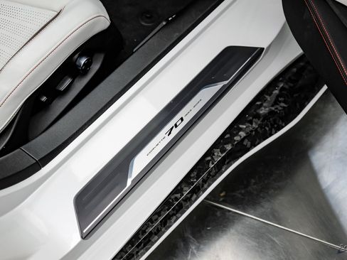 Used 2023 Chevrolet Corvette Z06 w/ Z07 Performance Package RWD image 71