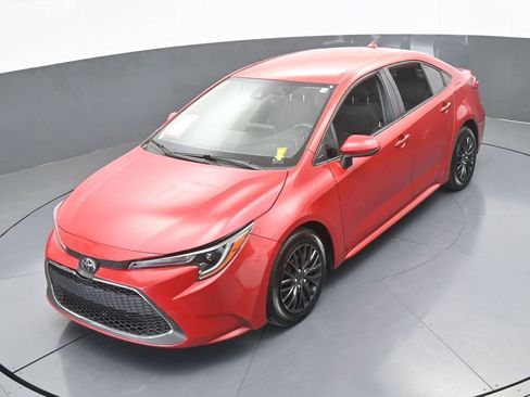 Used 2020 Toyota Corolla LE image 42