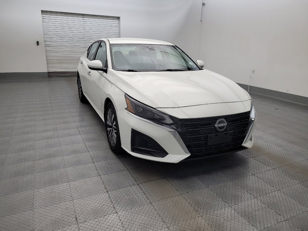 Used 2023 Nissan Altima 2.5 SV FWD image 13