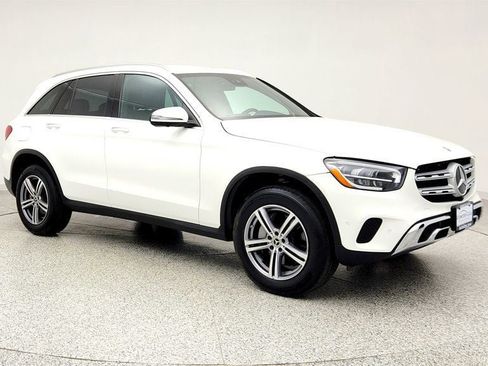 Used 2022 Mercedes-Benz GLC 300 4MATIC w/ Multimedia Package Lite image 3