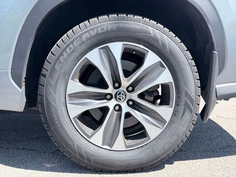 Used 2022 Toyota Highlander XLE image 44