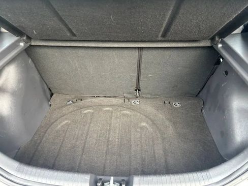 Used 2013 Hyundai Accent SE FWD image 14