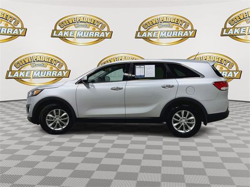 Used 2018 Kia Sorento L image 8