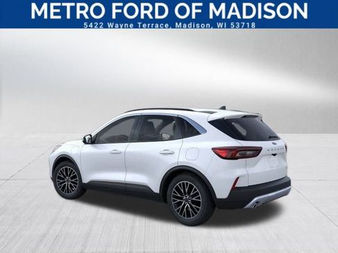 Used 2024 Ford Escape SE image 4