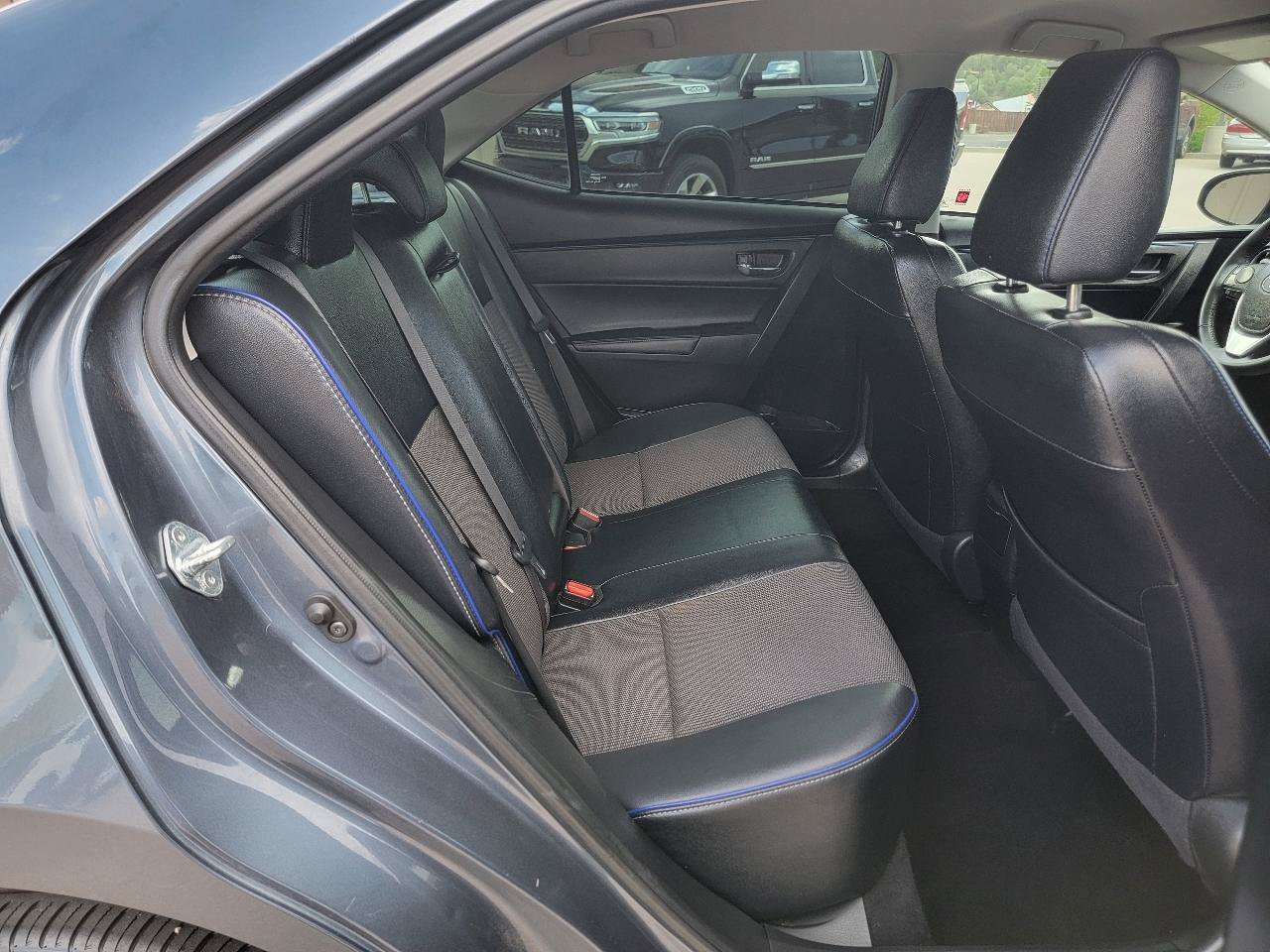 Used 2017 Toyota Corolla SE w/ Carpet Mat Package (TMS) FWD image 19