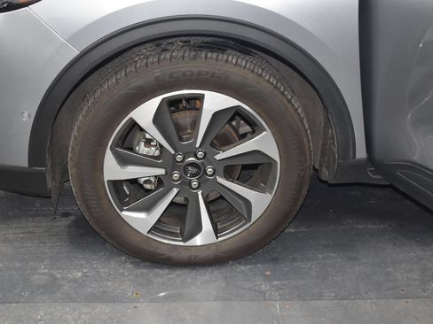 Used 2024 Ford Escape Platinum w/ Premium Technology Package AWD/4WD image 14