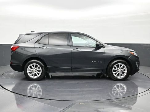 Used 2019 Chevrolet Equinox LS FWD image 6
