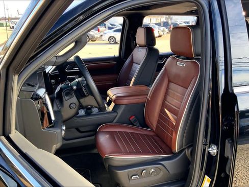 Used 2025 GMC Sierra 1500 Denali Ultimate image 8