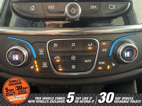 Certified 2023 Chevrolet Traverse LT w/ Rear Camera Mirror Package image 36