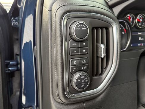 Used 2020 Chevrolet Silverado 2500 LTZ w/ LTZ Plus Package image 17