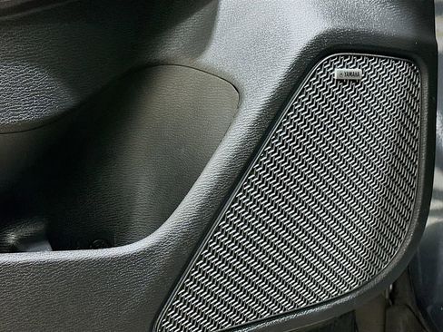 Used 2025 Mitsubishi Outlander SE image 19