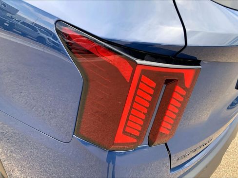 Certified 2024 Kia Sorento SX Prestige AWD/4WD image 32