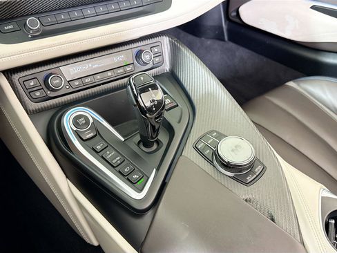 Used 2019 BMW i8 Roadster AWD/4WD image 21
