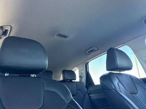 Certified 2025 Kia Sorento S AWD/4WD image 23
