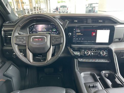Used 2024 GMC Sierra 2500 AT4 w/ AT4 Premium Plus Package AWD/4WD image 18