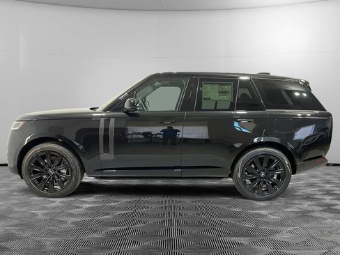 Used 2025 Land Rover Range Rover SE AWD/4WD image 2