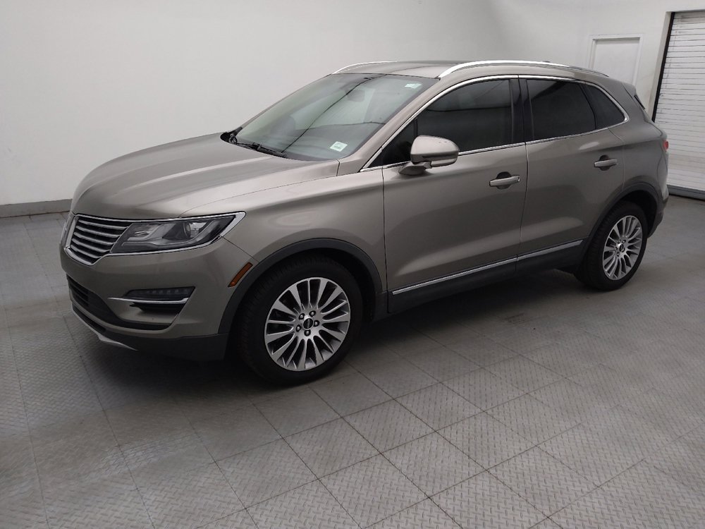 Used 2017 Lincoln MKC Reserve FWD image 2
