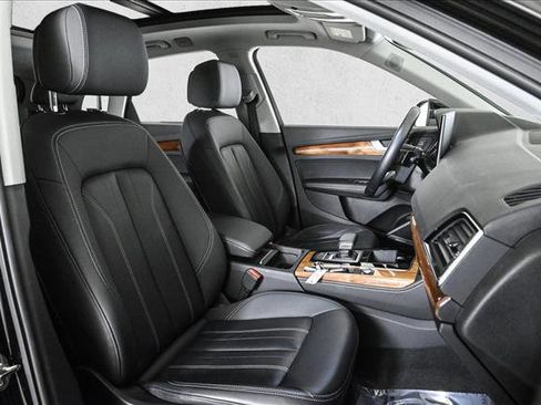 Used 2021 Audi Q5 e Premium Plus image 22