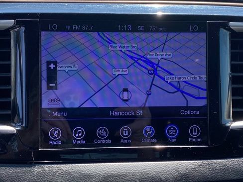 Used 2017 Chrysler Pacifica Touring-L w/ Safetytec Group FWD image 27