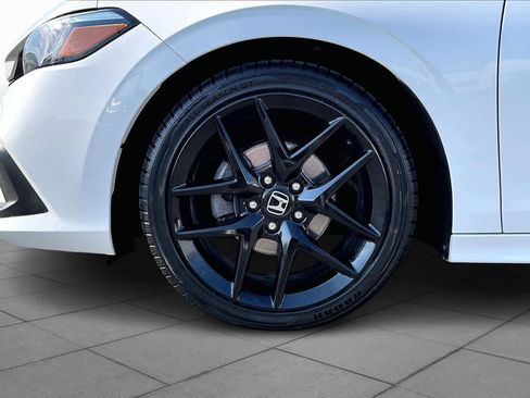 Used 2023 Honda Civic Sport image 11