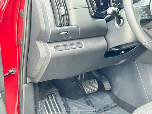 Used 2025 Nissan Pathfinder Rock Creek AWD/4WD image 17