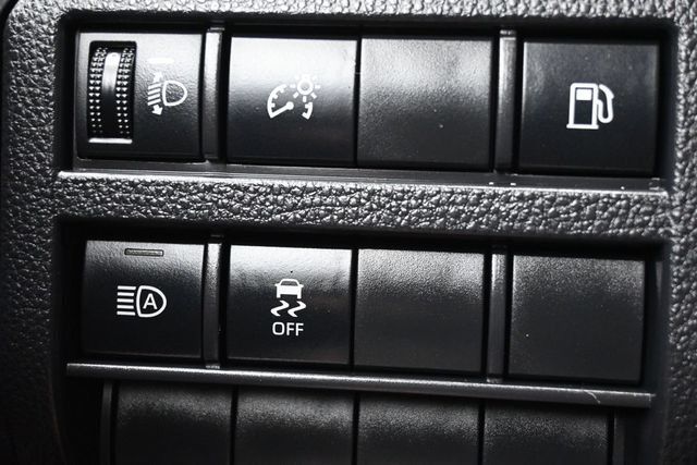 Used 2025 Toyota 4Runner SR5 AWD/4WD image 22