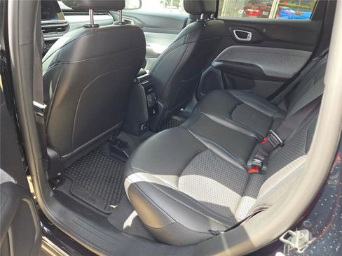 New 2025 Jeep Compass Latitude w/ Convenience Group image 15