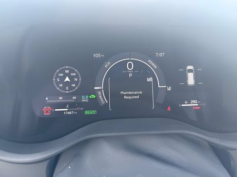 Used 2025 Toyota Sienna Platinum AWD/4WD image 9