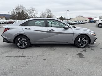 Used 2025 Hyundai Elantra SEL video 2