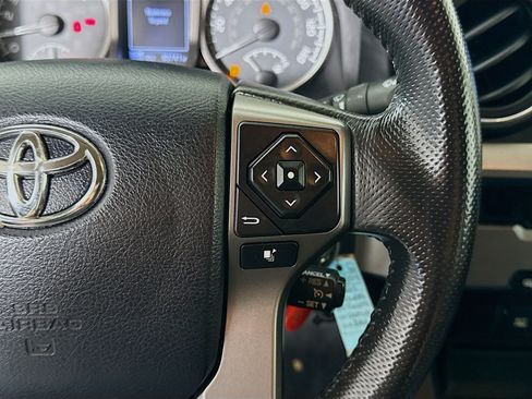 Used 2017 Toyota Tacoma SR5 w/ Tow Package RWD image 15