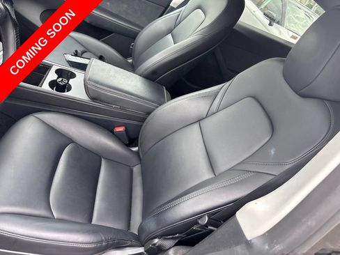 Used 2025 Tesla Model Y Long Range RWD image 17
