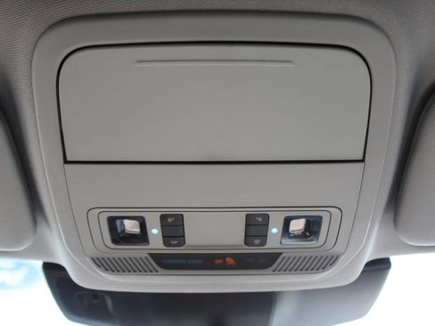 Used 2023 Ford Explorer XLT w/ Equipment Group 202A AWD/4WD image 36