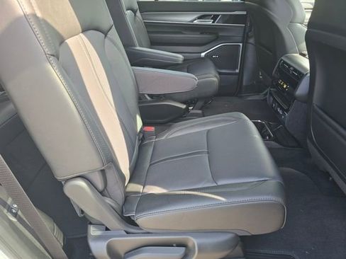 New 2026 Jeep Grand Wagoneer Limited AWD/4WD image 34