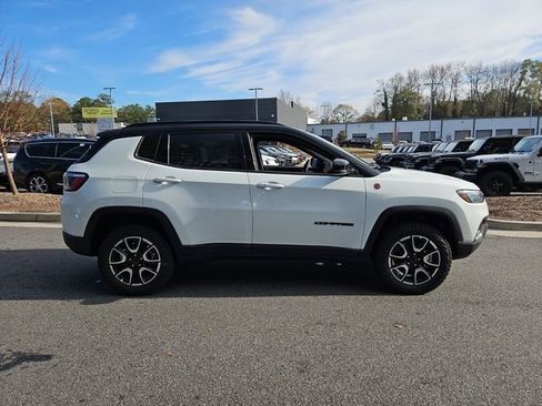 New 2026 Jeep Compass Trailhawk w/ Sun, Sound & Navigation Group image 19