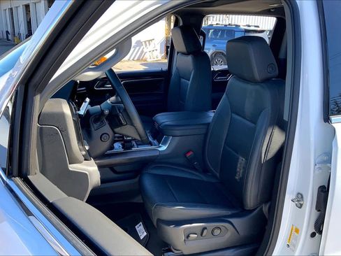Used 2024 GMC Sierra 1500 SLT image 7