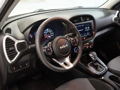 Used 2022 Kia Soul LX FWD image 6