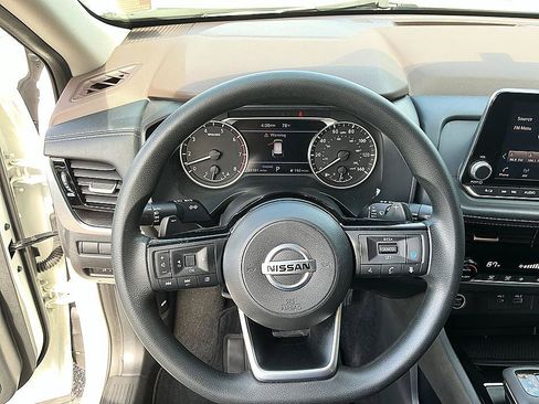 Used 2021 Nissan Rogue SV FWD image 14