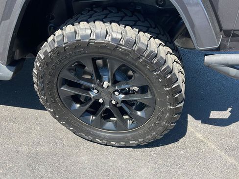 Used 2021 Jeep Wrangler Unlimited Sahara AWD/4WD image 30