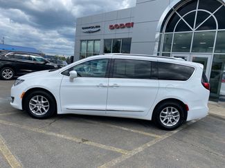 Used 2020 Chrysler Pacifica Touring-L w/ Advanced Safetytec Group FWD video 2