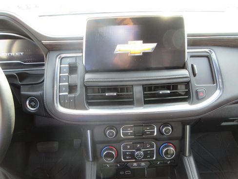 Certified 2024 Chevrolet Tahoe LT w/ Luxury Package AWD/4WD image 12