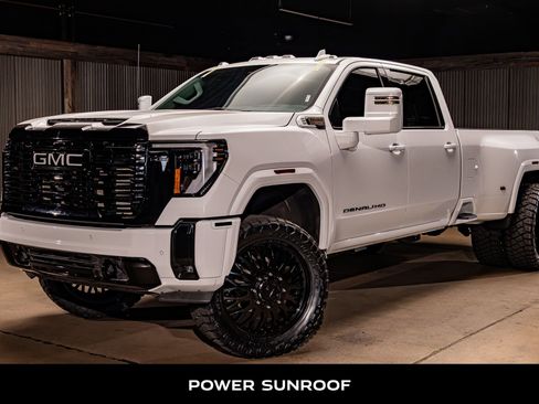 Used 2025 GMC Sierra 3500 Denali w/ Denali Reserve Package image 5