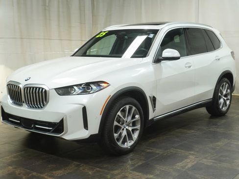 Used 2025 BMW X5 xDrive40i w/ Premium Package AWD/4WD image 2
