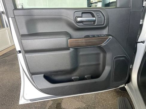 Used 2023 Chevrolet Silverado 2500 LT AWD/4WD image 30
